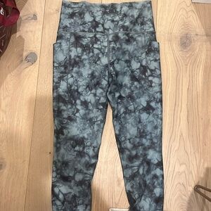 Athleta Leggings. Size Small. Side pockets.